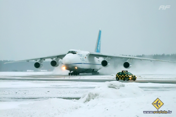 Antonov An-124-100 Ruslan